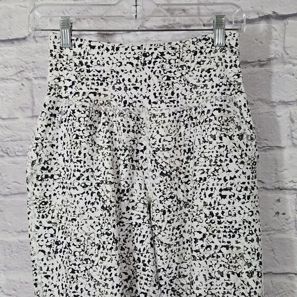 NWOT Old Navy High-Waisted PowerSoft Crop Jogger Pants Cheetah Legging Active - Picture 6 of 13